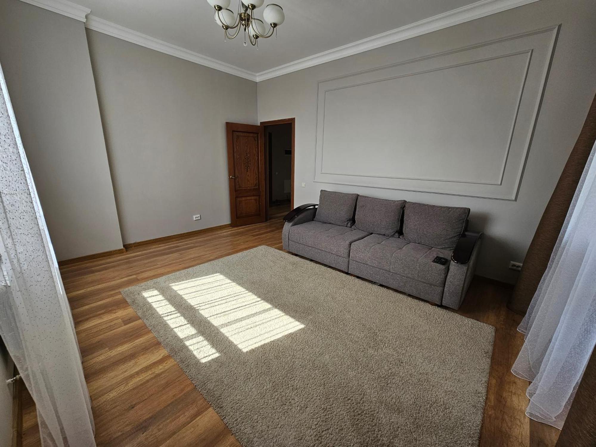 Ernaz Plus Apartments-Expo-Boulevard 130 Astana Eksteriør billede
