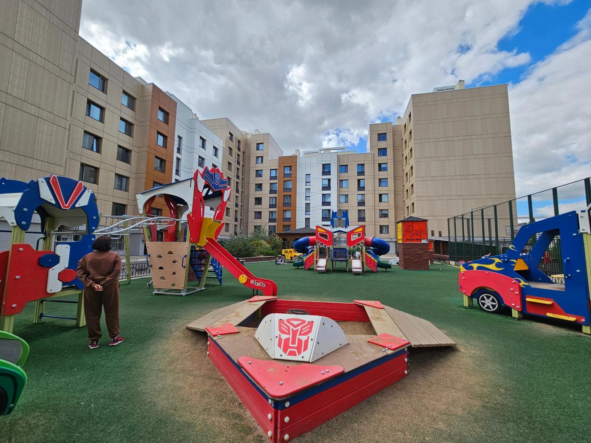Ernaz Plus Apartments-Expo-Boulevard 130 Astana Eksteriør billede