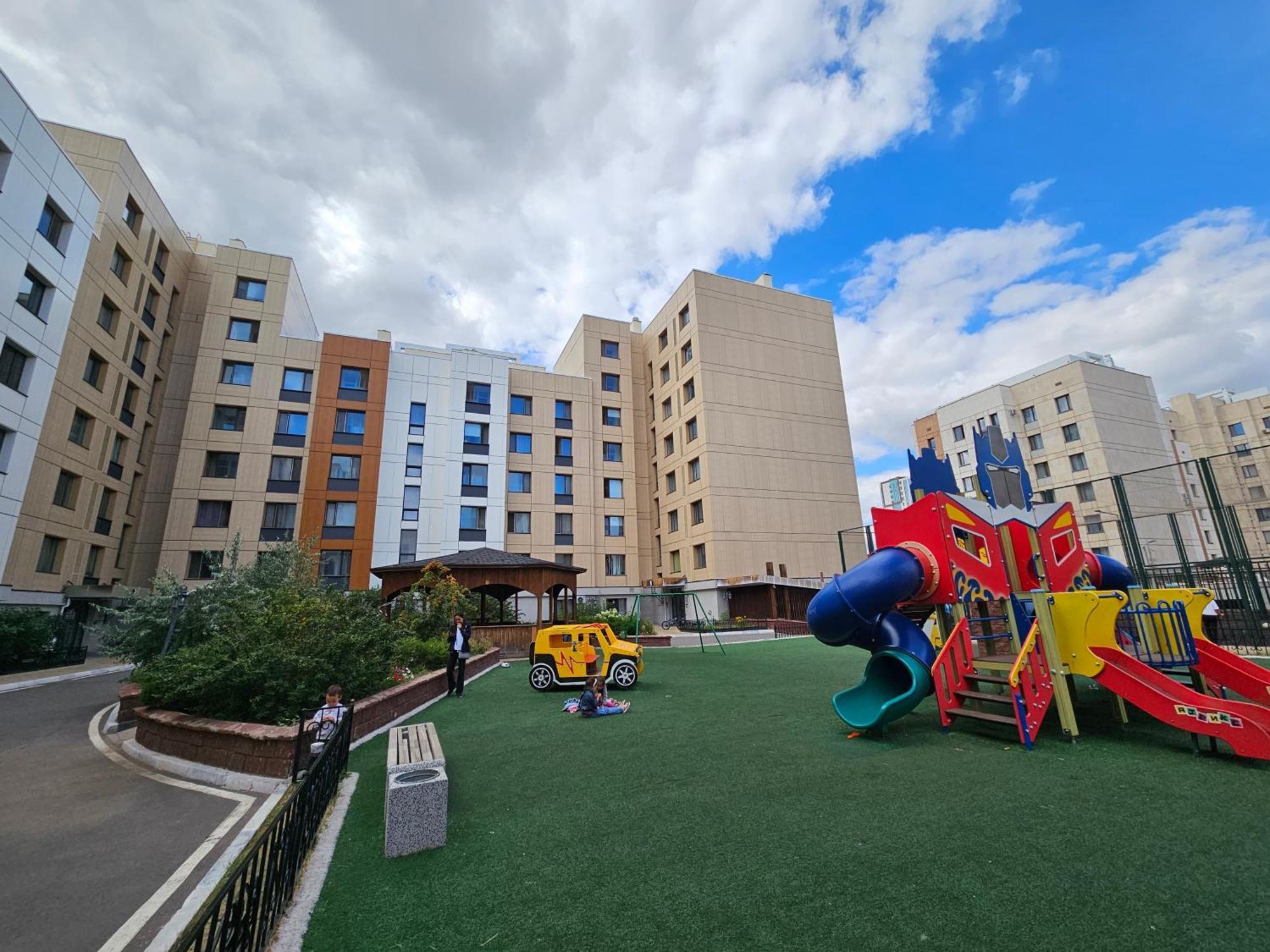 Ernaz Plus Apartments-Expo-Boulevard 130 Astana Eksteriør billede